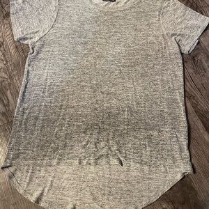 Gray Short Sleeve High Low       T-Shirt